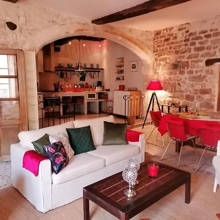 別荘 La Maison D'helene & Antoine A Xii Siecle ボニユー